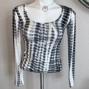 NWOT Kendall + Kylie Triple Dyed Keyhole Top. Sz. XS